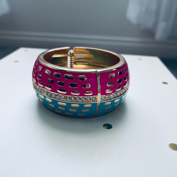 Color block gold colored cuff bracelet - Picture 1 of 12